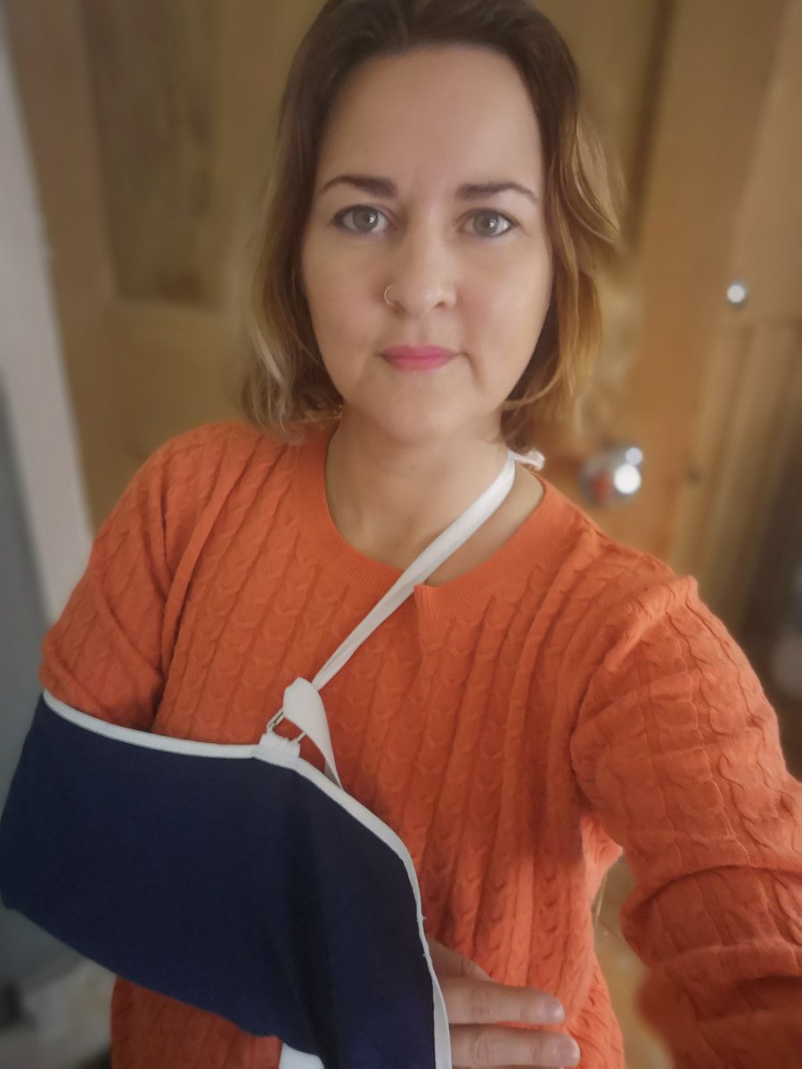 alligatoruk's tweet photo. Feeling like Ted Bundy / Edward Tattsyrup going shopping with my sling on 🤣🤣🤣 #NoTails #TheLeagueofGentlemen https://t.co/ucERIOXP5u