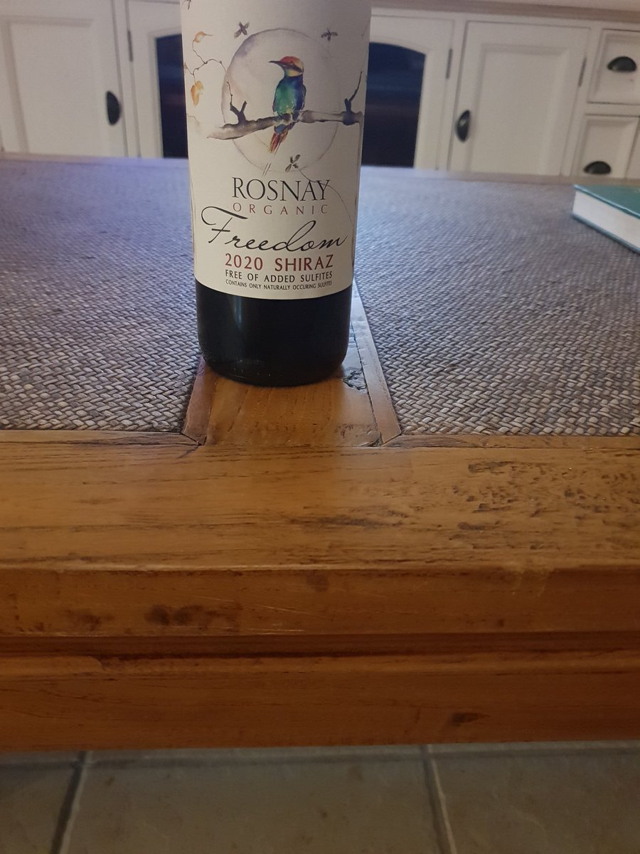 RandomWineScore's tweet image. Some say that 2020's the year to forget. Scrap that! Rosnay #organic Freedom #PF 2020 #Shiraz is in full flight: no deconstruction required- balance, elegance, depth, flavour... 9/10 @GofortheO @ozwaz