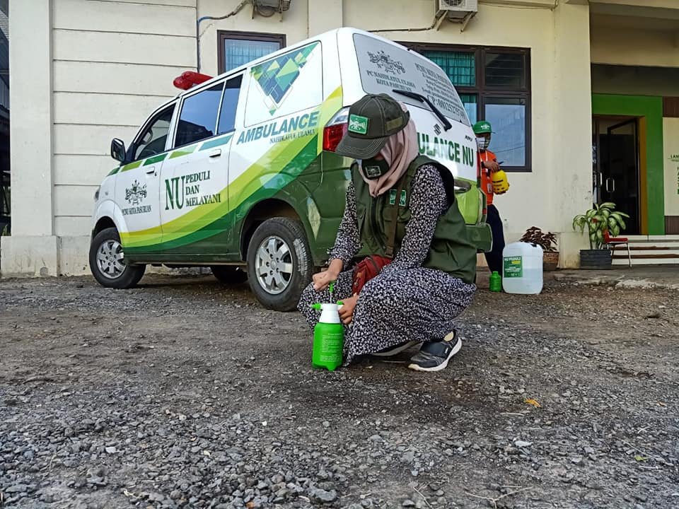 afifizzz's tweet photo. We take good care of you...
#NUhijaukanJatim
#NUnormal https://t.co/1nlIcZEv8w