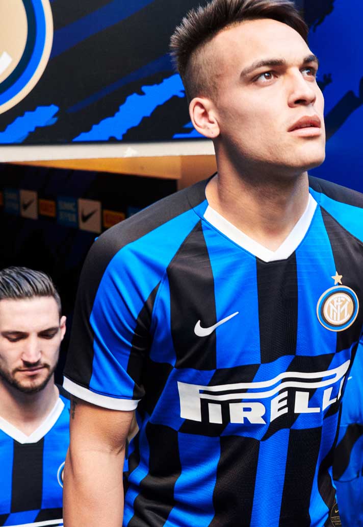 2019/20My favourite of the bunch. Regular stripe returns with no graphic, on front back and sleeves. Amazing use of the sponsor box with the diagonal stripes and the use of white as an accent on the collar/cuffs and not just the trims, is a great change of pace.
