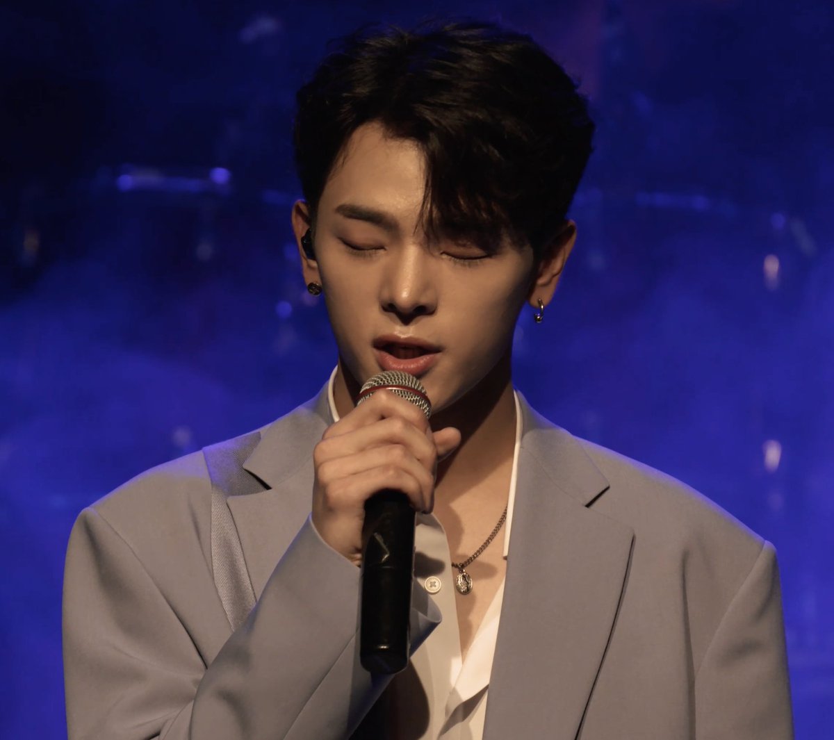 셔 is 🐻's military wife tweet media