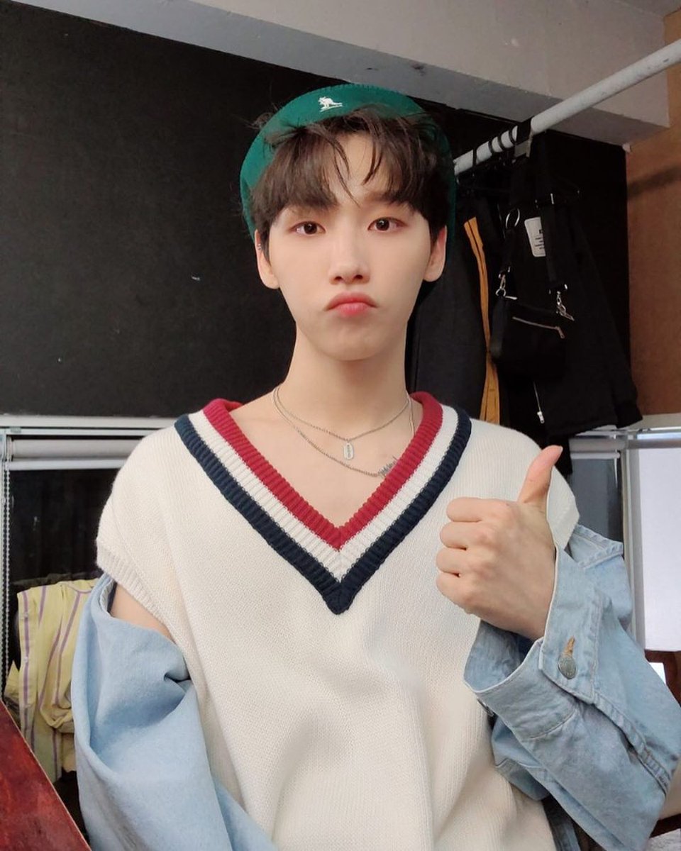 woongace's tweet photo. 🌑

                          🌸   ABNEW-nim! Bir challenge başlattık biliyorsunuz değil mi? 

Kolyeyi gerçekten çok beğendim...

Lütfen The Answer'a çokça sevgi gösterin ♡ https://t.co/3FEyIz45OZ
