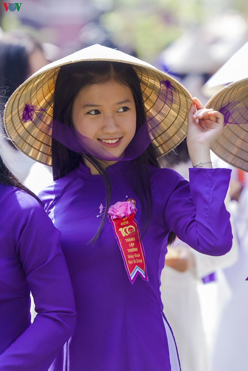 However, traditionally some high schools such as Đồng Khánh (now Hai Bà Trưng, pic 1 & 2) in Thừa Thiên-Huế & Gia Long (now Nguyễn Thị Minh Khai, pic 3) in Sài Gòn are associated with the colour purple.