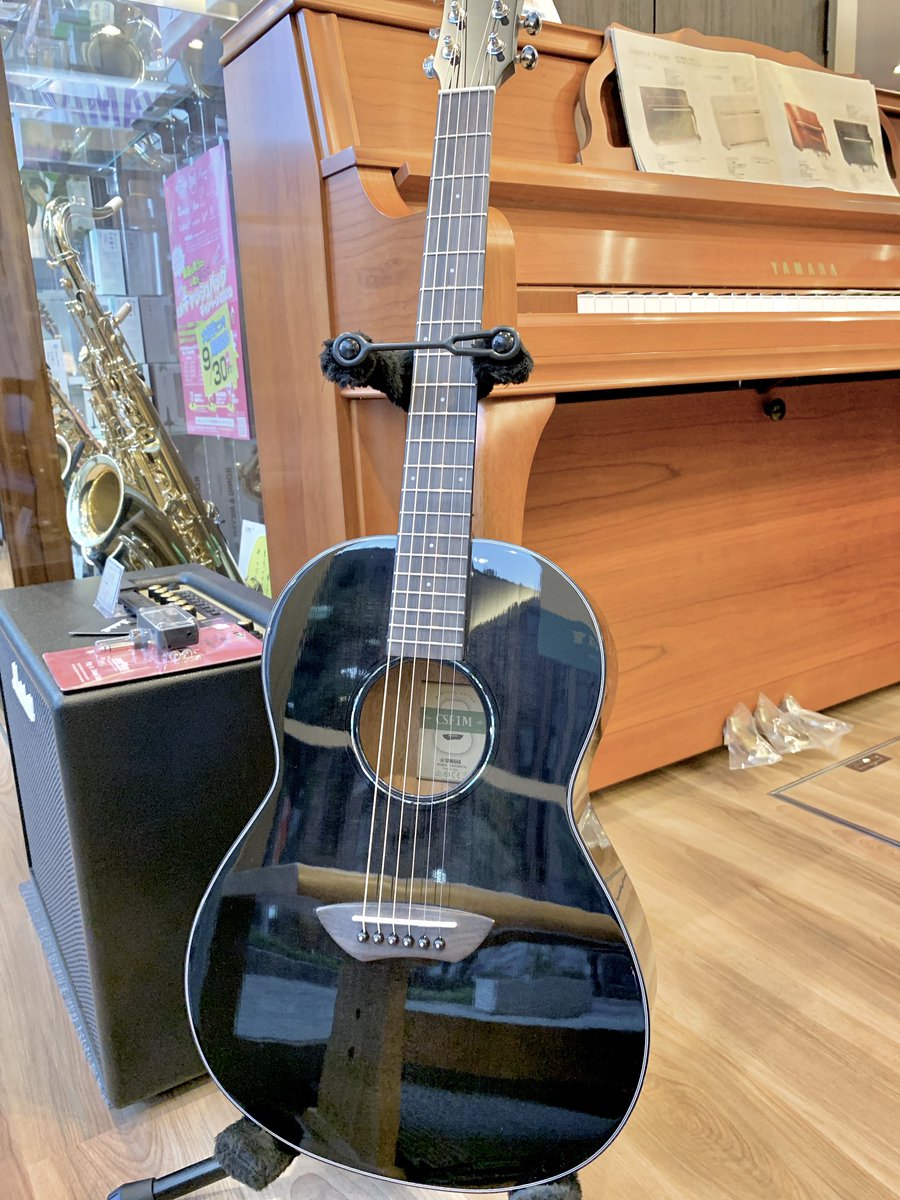 ogawagakki's tweet photo. ヤマハのアコースティックギター、CSF-1が入荷しました!ボディは一見真っ黒に見えますが、シースルーで中の木目が見えるようになっています!小ぶりなボディながら迫力のある音量で鳴ってくれます!
#ヤマハ
#csf1
#アコギ
#小川楽器
#久留米シティプラザ店 https://t.co/w4uhKoZkj5