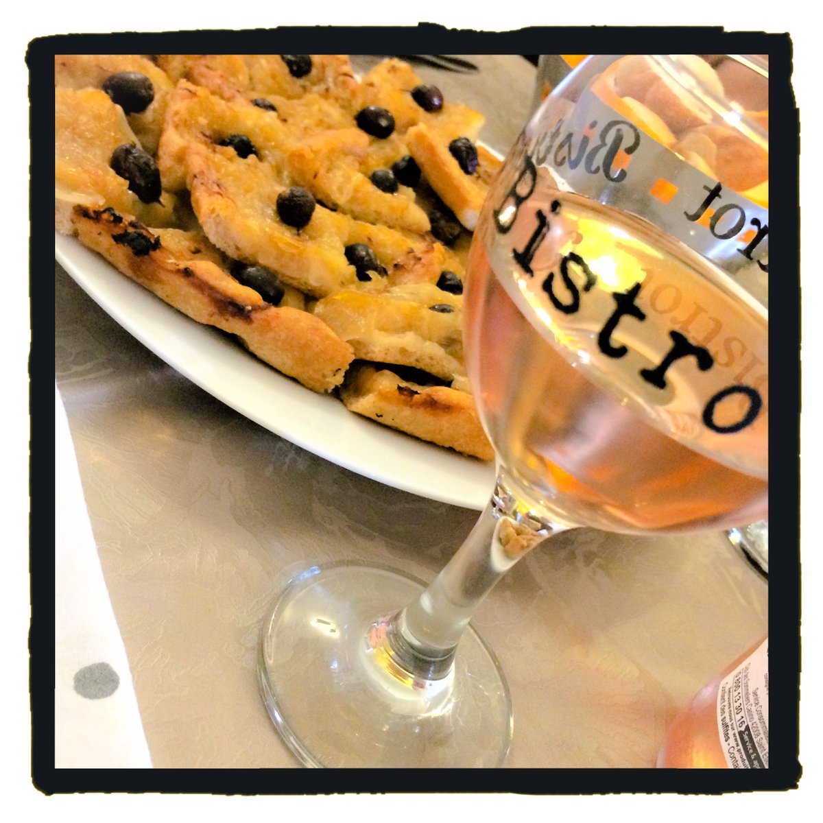 MarleneFood's tweet photo. Pissaladière maison de la tata :)) Merci @lil_creations06

#pissaladière #faitmaison #homemade #niçois #platniçois https://t.co/kTVbcYPFYR