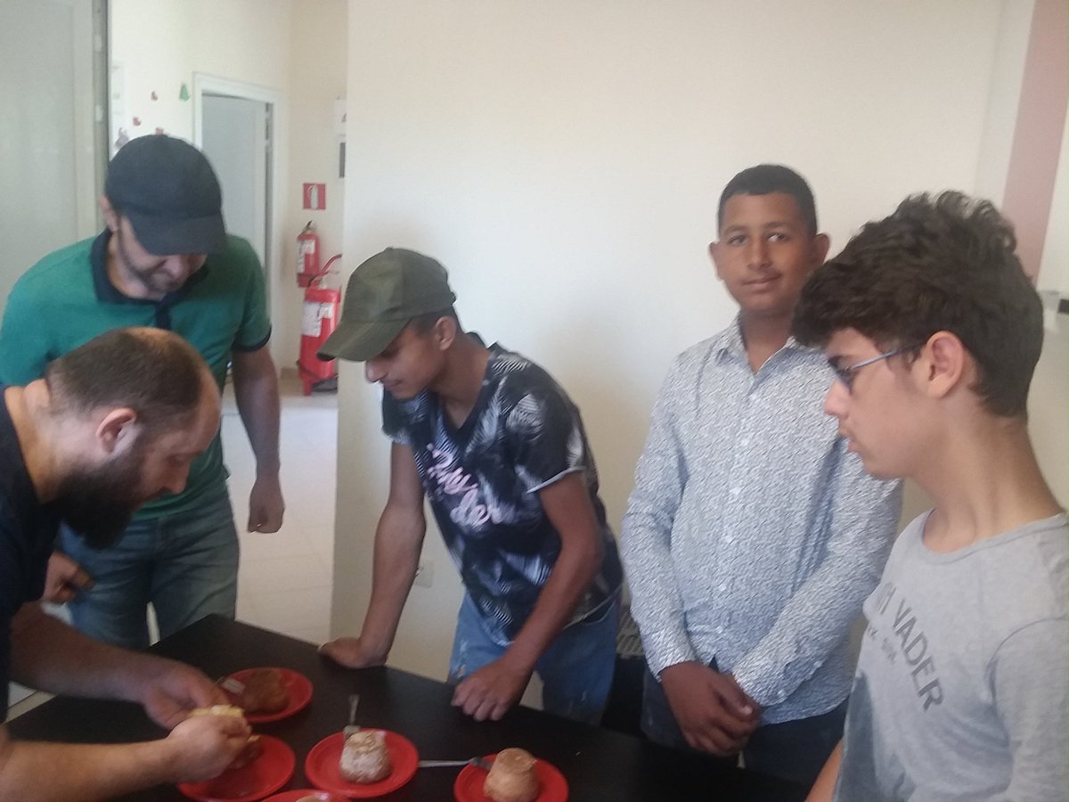 rapsodiarestaur's tweet photo. E martja jonë me shokët e Qëndrës Malteser sot gatuani "kek me molle" 🍏🥞
#miell #sheqer #gjalpe #molle #perkushtim #dashuri 👌 #pushoneshqiperi #pushoshqip #ejanëlezhë #gurme #likeforlike #love #food #followme #photooftheday #followback #visitlezha
#visitalbania #km0 https://t.co/23EQnwE2ks