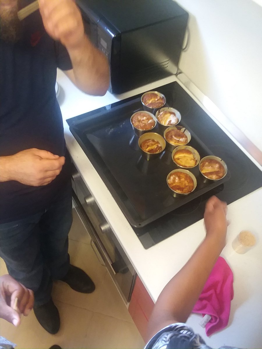 rapsodiarestaur's tweet photo. E martja jonë me shokët e Qëndrës Malteser sot gatuani "kek me molle" 🍏🥞
#miell #sheqer #gjalpe #molle #perkushtim #dashuri 👌 #pushoneshqiperi #pushoshqip #ejanëlezhë #gurme #likeforlike #love #food #followme #photooftheday #followback #visitlezha
#visitalbania #km0 https://t.co/23EQnwE2ks