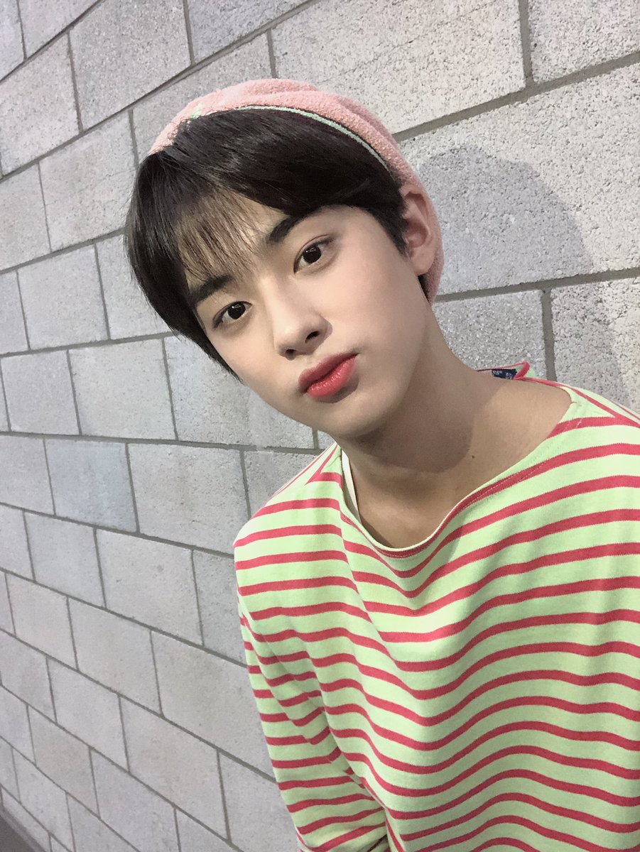 minkyu_0312's tweet photo. [💌PHOTO]
사랑스러움의 의인화
우리 밍규가 복지고 미래야..❣️

#김민규 #민규 #KIMMINKYU
#더쇼 #THESHOW #밍쇼 https://t.co/xIDCqIfky6