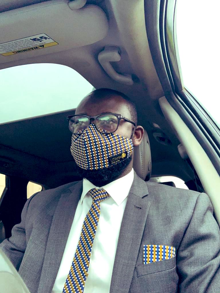 utamaafrica's tweet photo. #PeopleRockingUtama
A client rocking our print menswear accessories with matching nosemasks.
#UtamaAfrica #StylePride
Kindly retweet 🇬🇭🖤🙏🏾 https://t.co/eYTYG1W87K