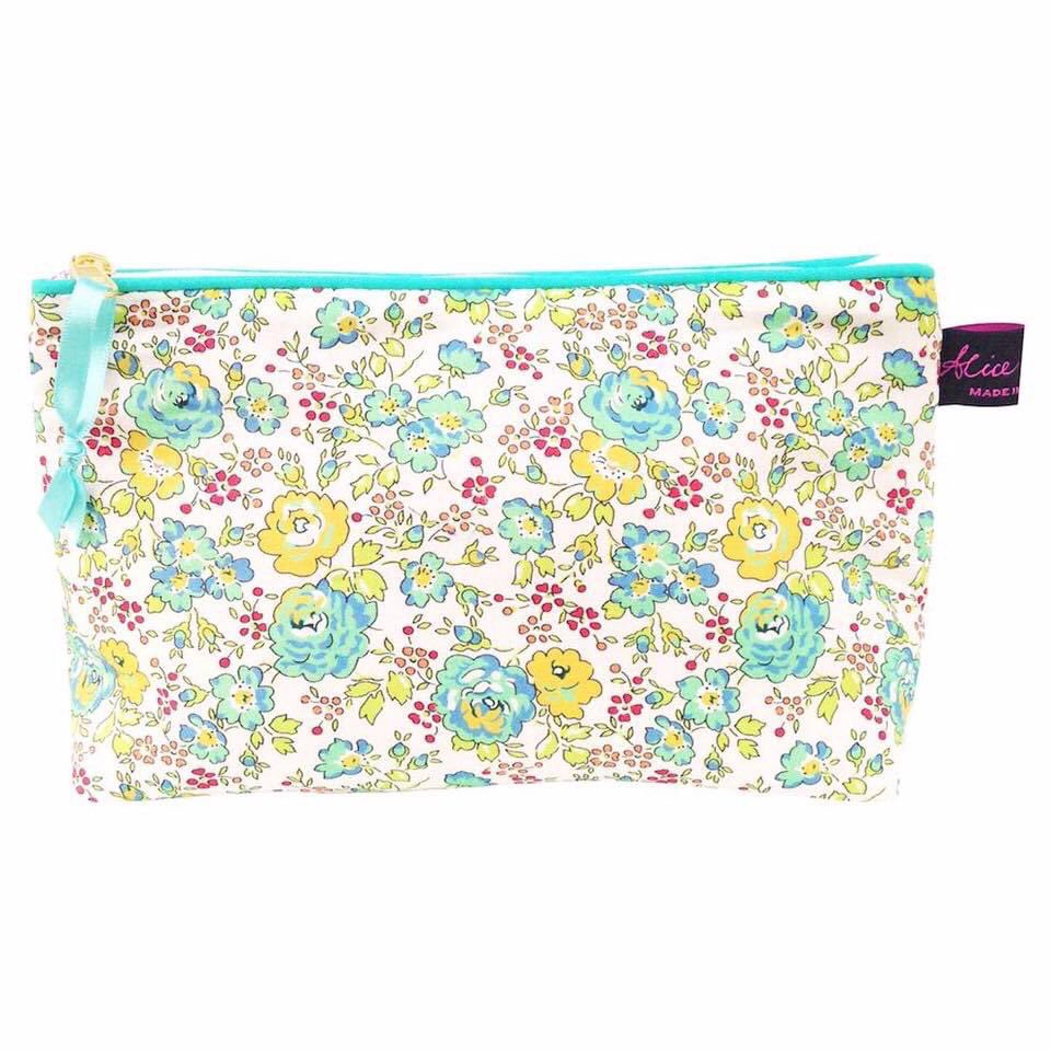 herbyjacks's tweet photo. Beautiful products made from Liberty Tana Lawn Felicite fabric.
https://t.co/FGlenklWNC
#shop #local #herby #jacks #ambleside #lakes #gift #shop #open #liberty #fabric #washbags #pouches #eyemasks #showercaps #summer #home #wellbeing #style #look #cumbria #support #british https://t.co/7KA7kyQJ5t