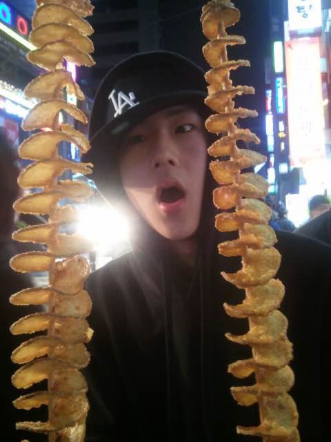 OfficialMONSTAX's tweet image. [#주헌] 나 이럴때가 있었구나... 오랜만에 보는 회오리감자.. 몬베베도 알죠 ㅋㅋㅋ 🌪🥔~~