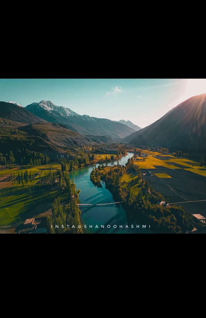 The last Rays of light over this Heavenly beautiful place ❤
#Phander #GilgitBaltistan #Heaven #travelphotography #travelling #trekking #landscapephotography #mountains #wanderlustPakistan #travelpakistan #BeautifulPakistan  #TwitterNatureCommunity 

P..C  @shanoohashmi