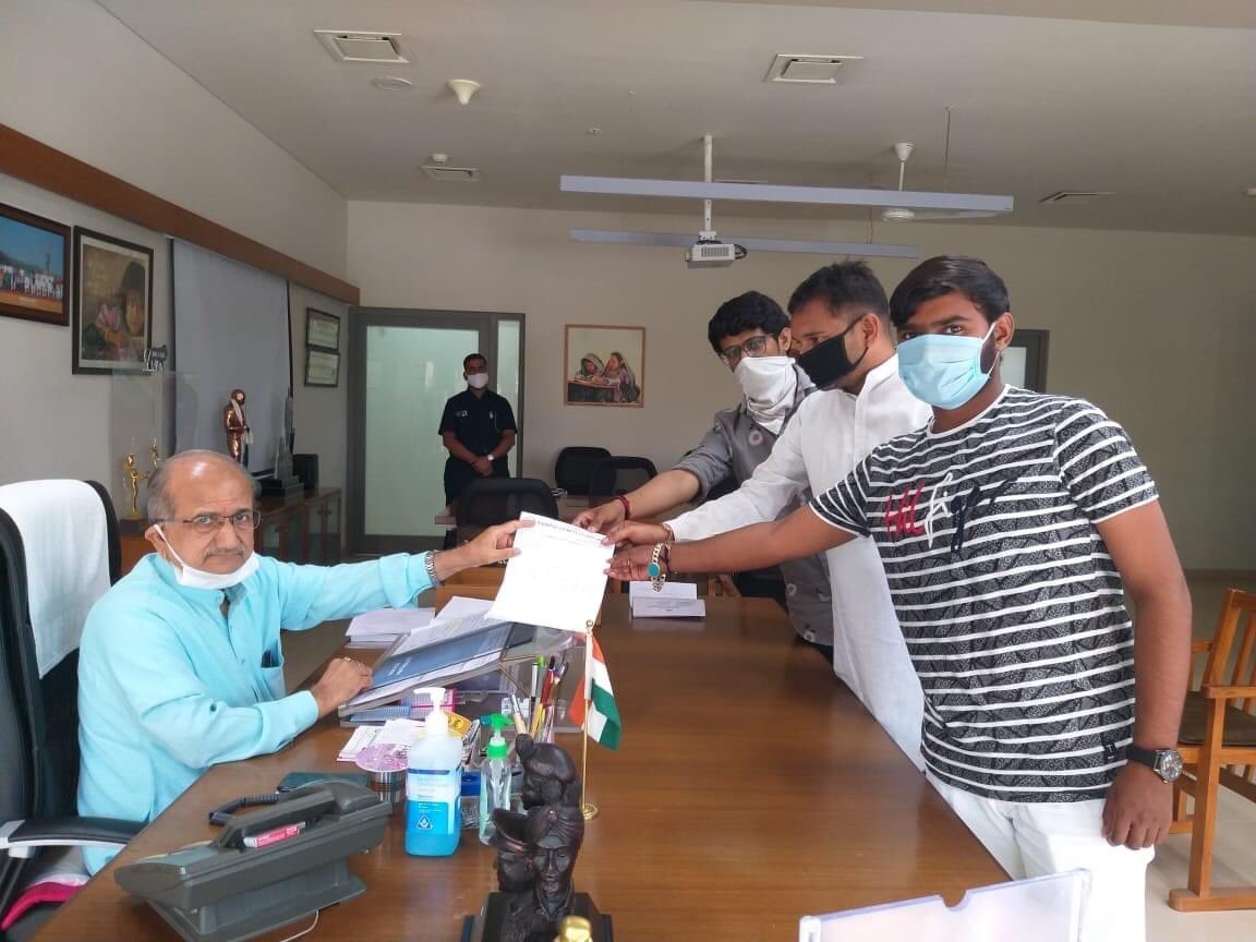 Mahipalsinh_INC's tweet photo. જીટીયુ અને મેડિકલની યોજાનાર પરીક્ષાઓ તત્કાલ અસરથી રદ કરવા @NSUIGujaratની શિક્ષણમંત્રી @imBhupendrasinh ને રજૂઆત. https://t.co/F7Owx1R5sa