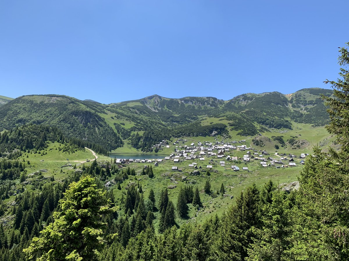 Vanja_Filip's tweet photo. One last hike for this holiday... #Prokosko Lake on Mt #Vranica in Central #Bosnia offers stunning views, great #hiking and #Mtb trails and homemade #gastro experiences 🇧🇦 Batteries recharged, ready and eager to head back to 🇬🇧 https://t.co/jw1tDP6aIr