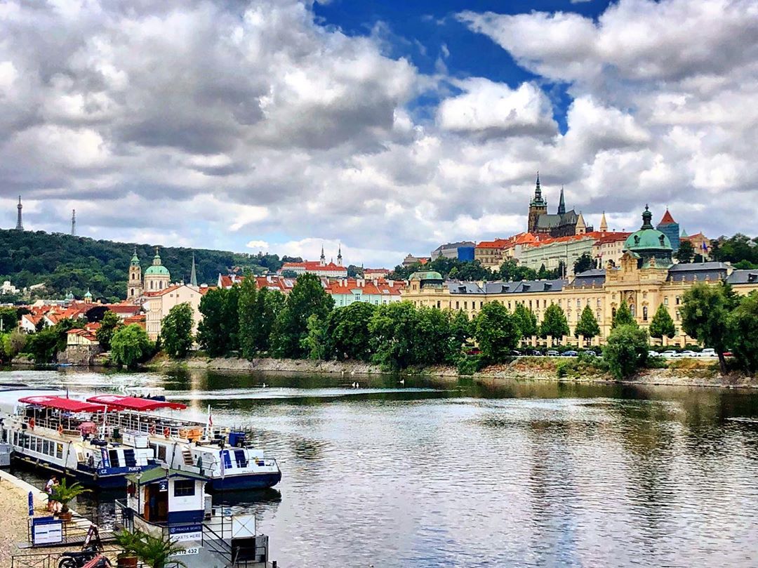 #Postcardfrom.... Fairytale #Prague 😍
📸: [IG] brianna_insightvacations
