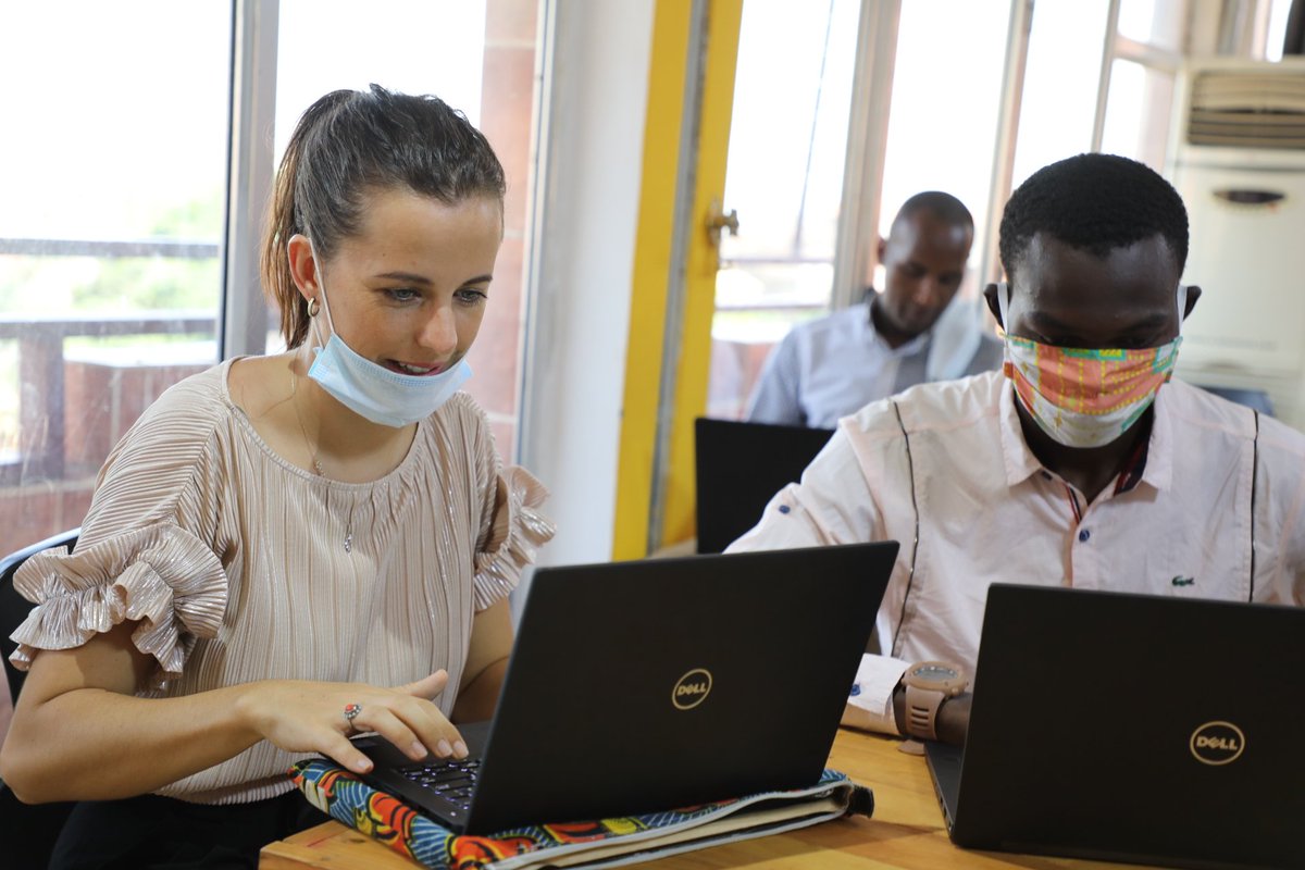 YouthconnektGN's tweet photo. SÉANCE DE W DES YOUTHCONNEKTORS
👨👩👧👦 @APIP_Guinee @Aguipe_gn @MJEJGUINEE @PNUDGuinee
📍OBJECTIFS 👇
✅Présenter @YouthconnektGN
✅ Redéfinir les orientations des #YouthConnektors
✅ Tester le hub digital 👉 https://t.co/uu3QopbLuG
#Seconnecter #dialoguer #Sengager https://t.co/e3oC3N4MjS
