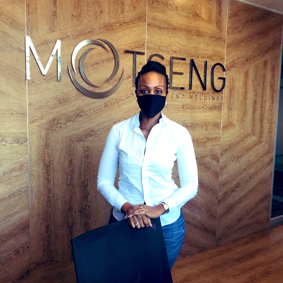 PeleMkhari's tweet photo. Don’t write off 2020 just yet !!!
Yes, 6 months are over, but don’t despair. Take a moment right now &amp; start planning your next 6 months...my key words for this week are the 4 C’s. 
Character✔️
Curiosity✔️
Courage✔️
Communication✔️
#ChartTheWayForward #YouAreTheKey
 #MindsetPower https://t.co/bkdoipKnmv