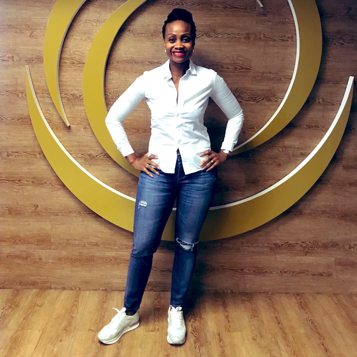 PeleMkhari's tweet photo. Don’t write off 2020 just yet !!!
Yes, 6 months are over, but don’t despair. Take a moment right now &amp; start planning your next 6 months...my key words for this week are the 4 C’s. 
Character✔️
Curiosity✔️
Courage✔️
Communication✔️
#ChartTheWayForward #YouAreTheKey
 #MindsetPower https://t.co/bkdoipKnmv