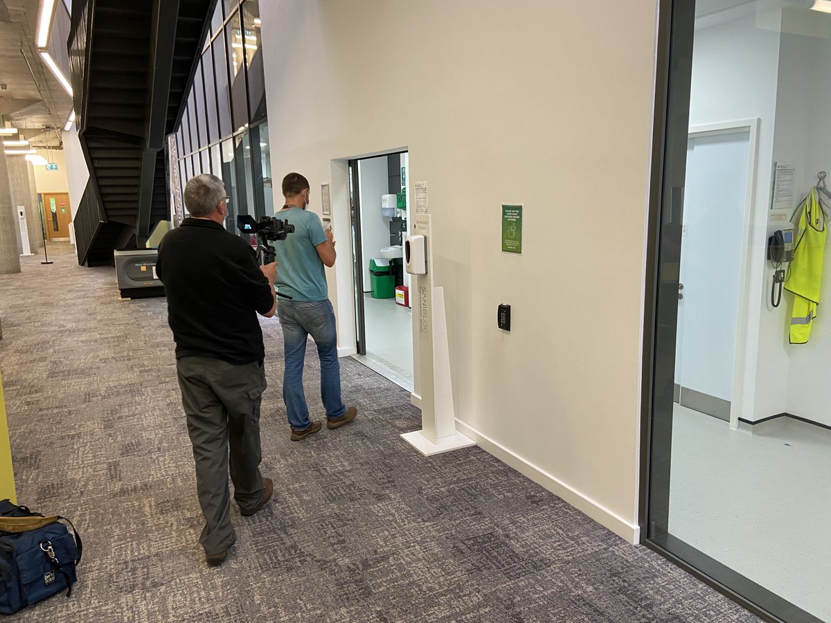 LSI_Exeter's tweet photo. It's been two weeks since the LSI opened its doors again - fantastic to see people back in the labs! thanks to the #projectlsirestart team for doing such a great job! 👍#keepsafe #keepyourdistance don't forget to #dononyourPPE https://t.co/zs0SvwYvfN