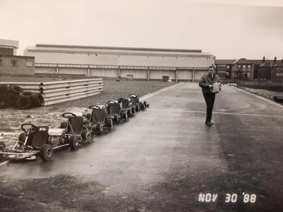 StuntDriveEx's tweet image. Throwback to 1988 when Paul and Jane first opened Langbaurgh Motorsports Park now known as @TeesKarting! 
.
.
#StuntDriveExperience #StuntDrive #StuntDriving #Karting #Teesside #Motorsport
