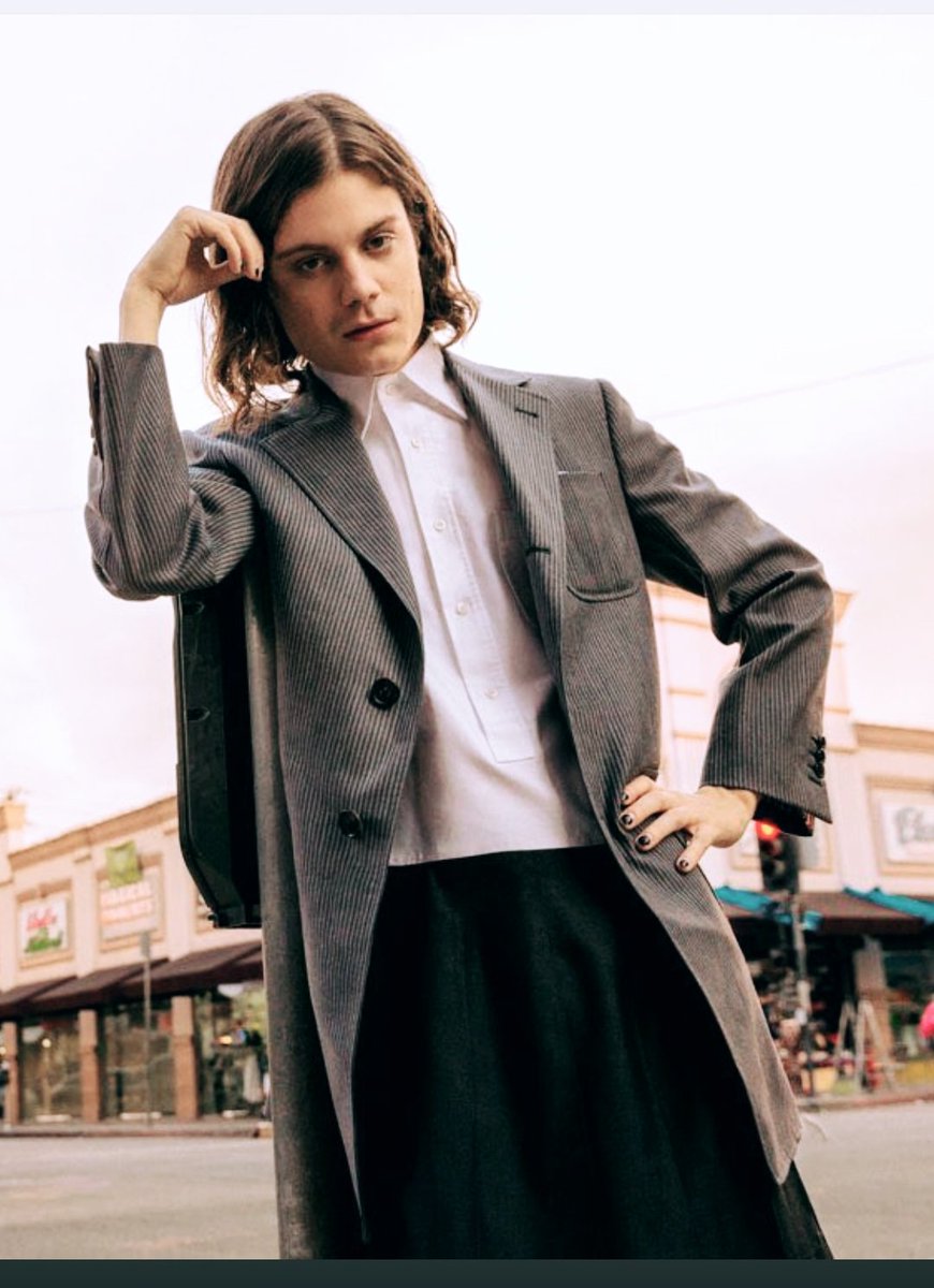 bornsaworld1's tweet photo. børns by clark etolton 
#Coolwaves vugue .ru 
#voguerussia 
#børns #bornsmusic
@bornsmusic   
🌌🌌🌌 https://t.co/yDaJGpHADt