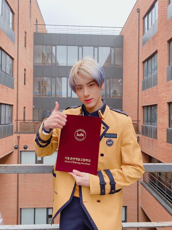 Eric’s graduation day;you & eric are one year apart and it’s his special day today! u know how much he loves going to school but because he’s an idol, he misses out a lot :( so you sneaked out of class & went to find him, congratulating him on his graduation 