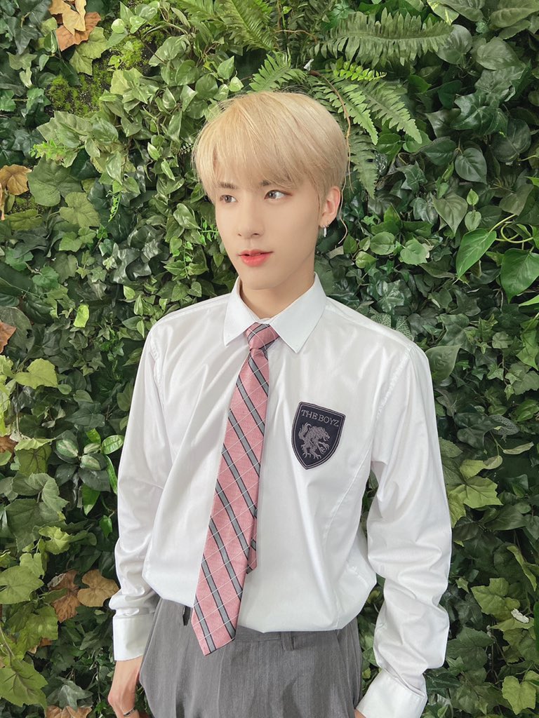 post-grad photoshoot with Eric;both of you graduated high school last year but y’all weren’t a couple yet! so eric suggested that you two take photos tgt in high school uniforms :) he’s such a cutie 