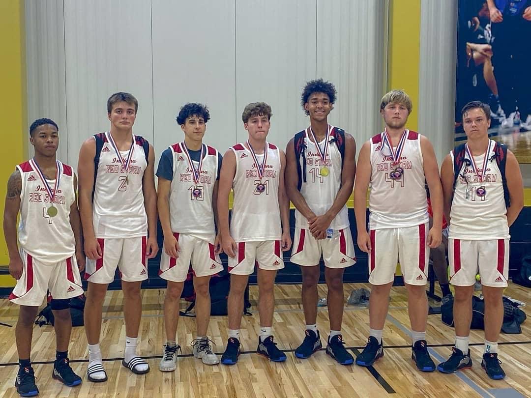 in_2021's tweet photo. Off to @PrepHoopsIN @PHCircuit @PrepHoops in Wisconsin for #hardworksznkickoff. Should be a fun weekend of basketball. @Indianaredstorm @MattReynolds___ @INPrep https://t.co/jDTJwHQjqO
