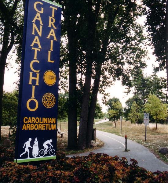 CT_Puie's tweet photo. Who needs a gym membership when this is your neighborhood?  🏊🏻‍♂️🏃🚴🏻‍♂️

@Ganatchio
#Ganatchio #GanatchioTrail #Windsor https://t.co/xdPp08Ha4w