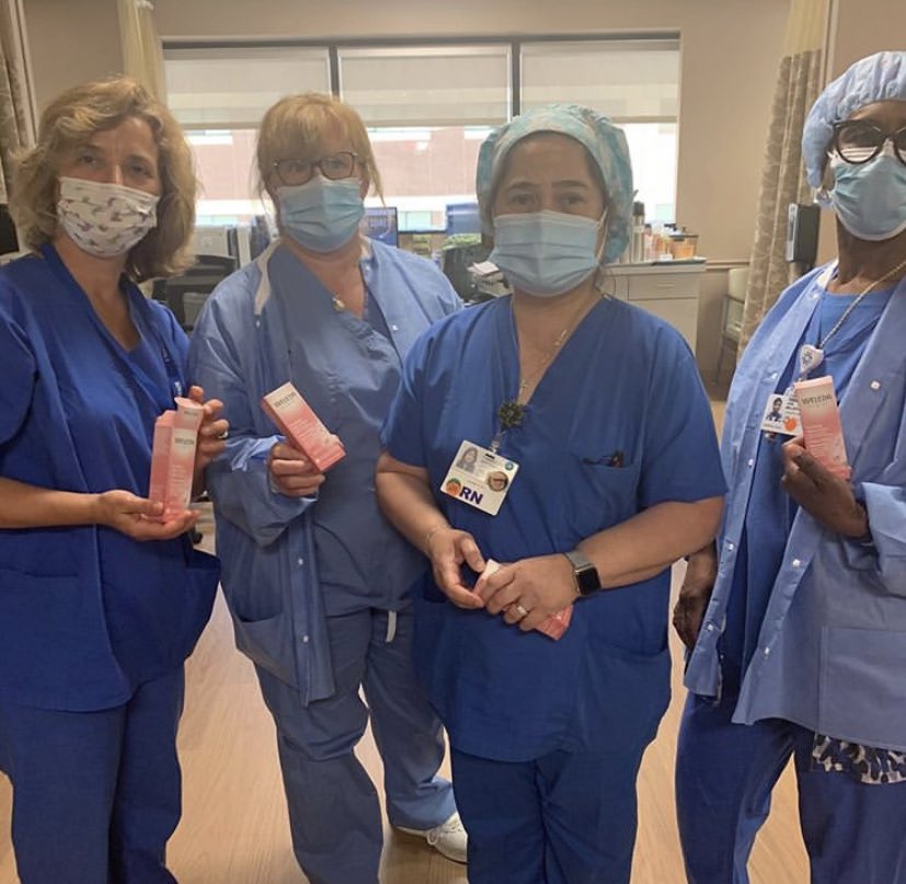 NagorsRobyn's tweet photo. Just our friends at @HackensackUMC to remind you to WEAR A MASK! Thanks to @Weleda and @iqnatuaralpro for continuing to support our #HealthcareHeroes. Be safe everyone! #coronavirus #COVID19 #medicalprofessionals #WearAMask https://t.co/lA1YShxGhf