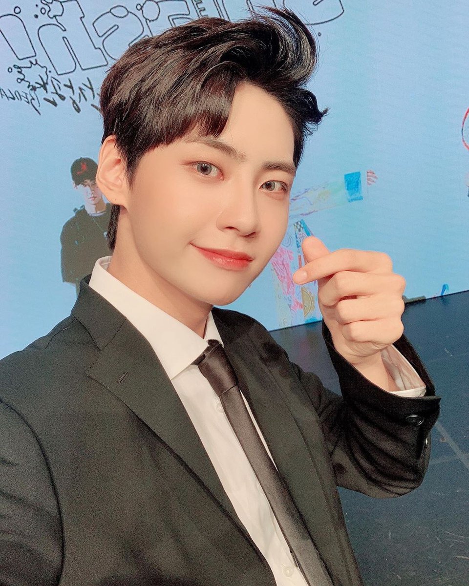 냐옹 ฅ^•ﻌ•^ฅ tweet media