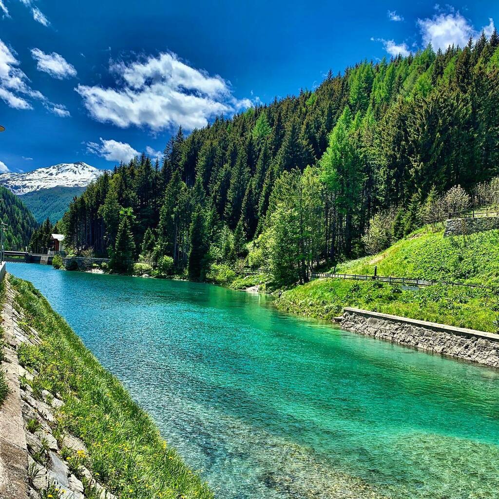 LPhotographia's tweet photo. ~ The River ~
•
•
•
•
#madesimo #lombardia #italy #river #ig_nature_lovers #igersitalia #ig_lombardia #travelforlife #ig_fotoitaliane #foto_italiane #naturelovers_photogroup #storiesofresilience #scattoit #scattonature #scattonatura #ig_naturecolors #naturetravelshots #p… https://t.co/Mzag0R3vZD