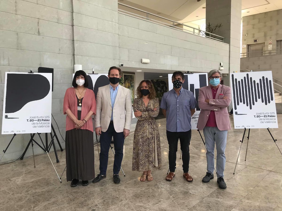 jrtebar's tweet photo. Pics of Palau de la Música and Orquesta de Valencia season 20-21 announcement.
- -
Fotos de la presentación de la Temporada 20-21 del Palau de la Música y Orquesta de Valencia.
@palaumusicavlc #orquestadevalencia @gtellocompany #vicentros @claudiamontero0 #ramontebar #diegomir https://t.co/Hmn9kbe5pG