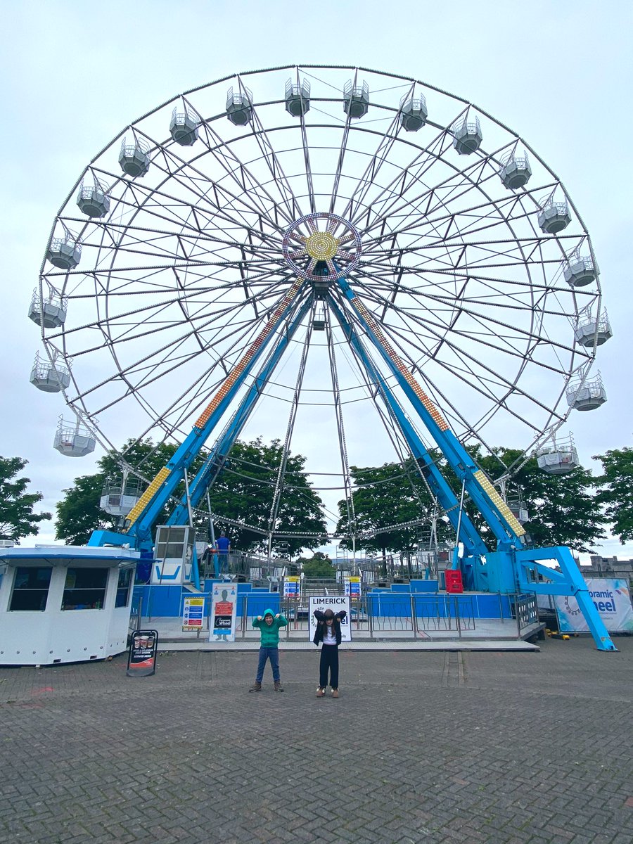 karenievers's tweet photo. “Life is like a ferris wheel. One minute you're on top, the next you're at the bottom. Just stay in your seat, enjoy the ride, and hang on until you reach the top again.” #LimerickCity #panoramicwheel #Ilovelimerick https://t.co/HCT9Xr6Ulo