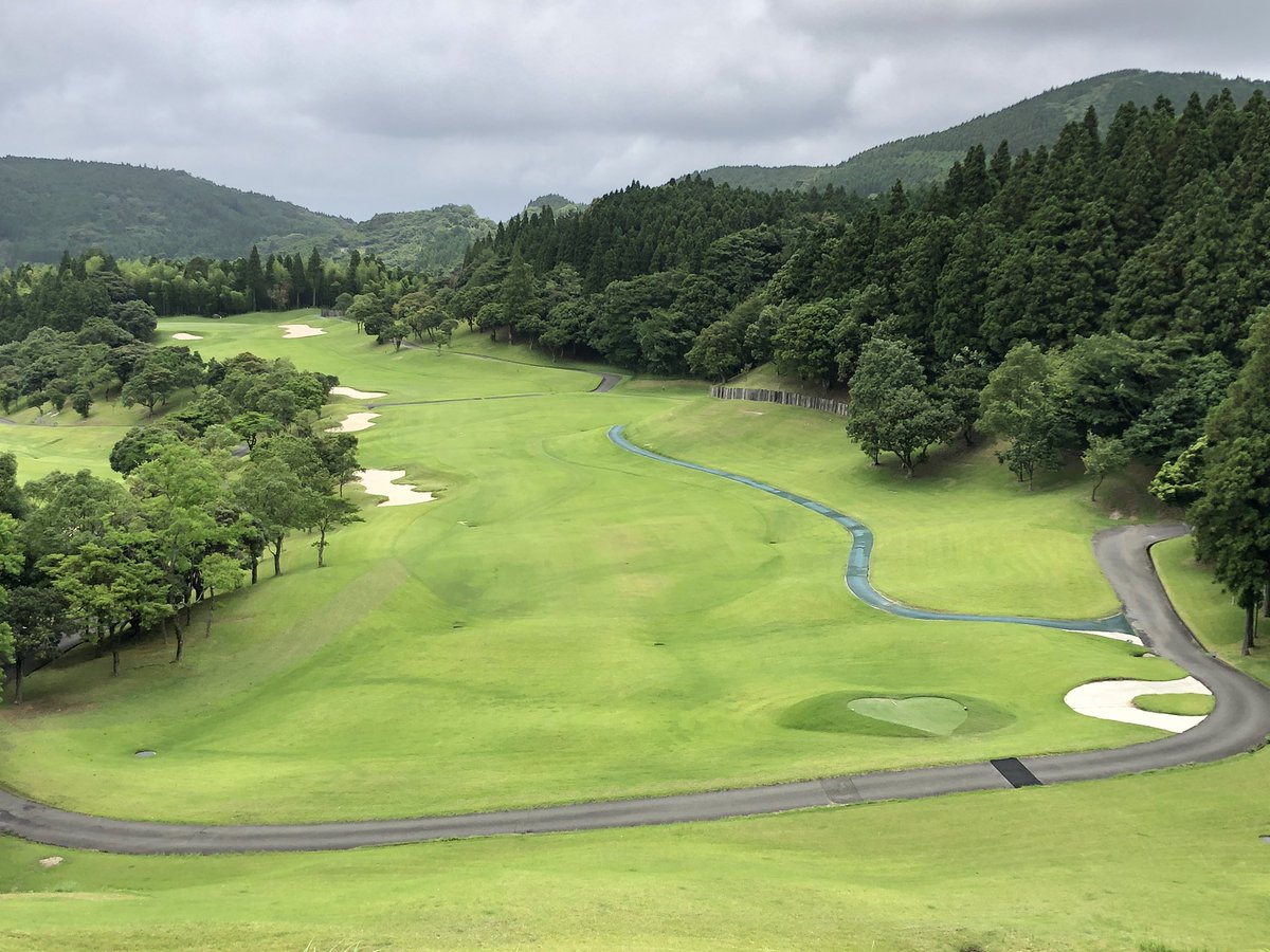 drumcturf's tweet photo. This course in Saga Prefecture is giving a little love to the ladies. #ladiestee https://t.co/GRkNGWD2TD