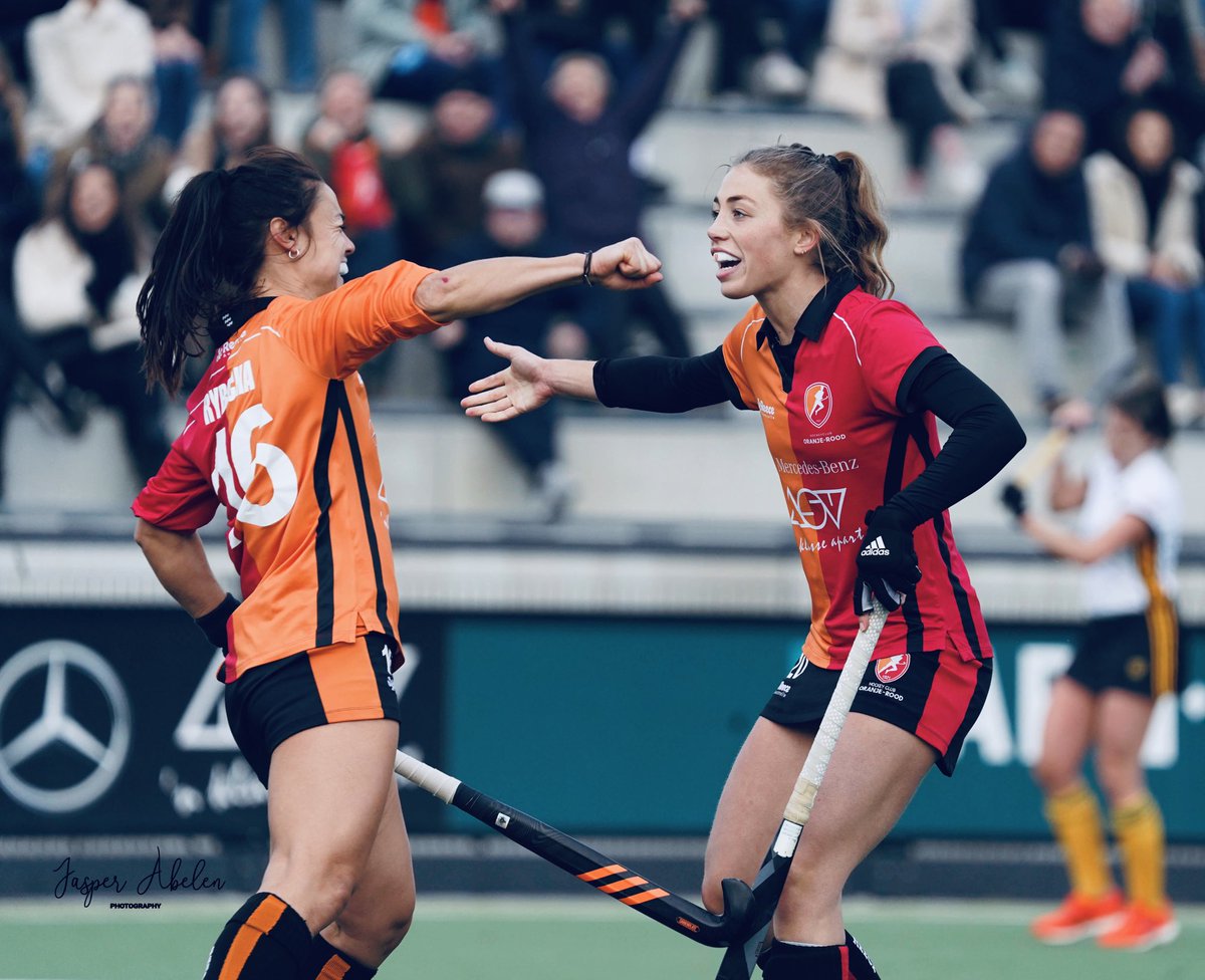 MarlenaRybacha's tweet photo. Officially we have closed the season 19/20 with @oranjeroodD1 🐺🧡❤️⁣⁣⁣
⁣⁣⁣
I am going to miss this ONE the most⁣⁣⁣
@LauraNunnink 🍑🥺⁣⁣⁣
⁣⁣
#oranjerood #dames1 #afsluiting #squad #19/20 #wolfpack #friends4life https://t.co/Js3MxWP7QT