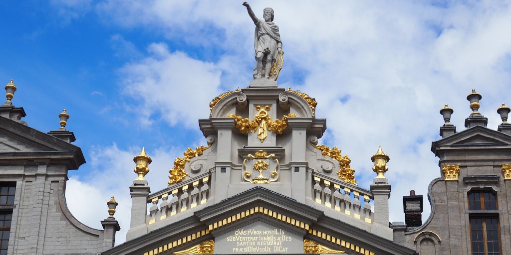 |Brussels Week| 🎲⁠
This week 3 puzzles on Brussels!📍⁠
⁠
Question: Which hidden pair in this picture is useful for several professions starting with C? 🤔⁠
⁠
#brussels #belgium #riddle #enigma #games #play  #puzzles #bruxelles #visitbrussels #photography #coddygames