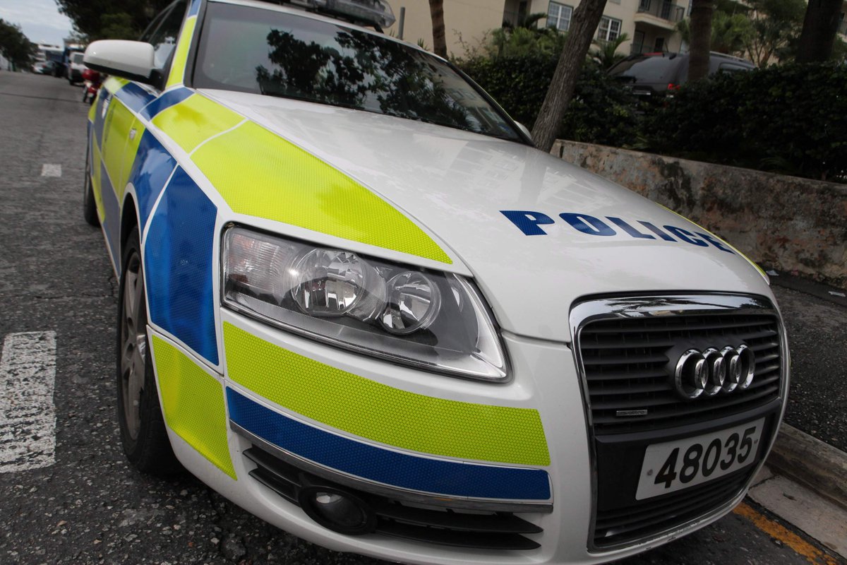 Soldier seriously injured in checkpoint crash ow.ly/9vHe102hTOA #DriveForChange #BermudaTraffic #Bermuda