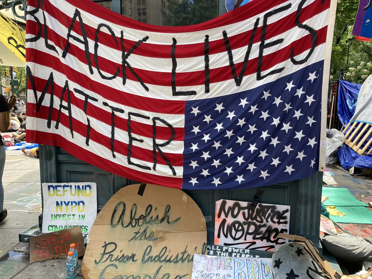 In NYC to cover the Occupy City Hall protest for  @townhallcom and people have set up a “No Pig Zone.” They are calling for the city to defund and/or abolish the NYPD.A sign says this is the “City Hall Autonomous Zone.”