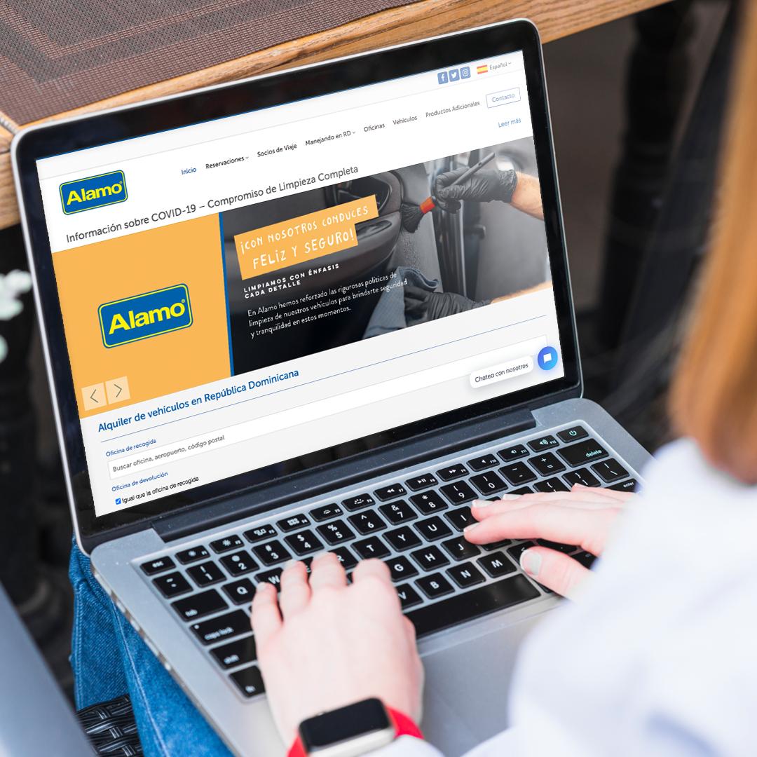 Al ingresar a nuestra página web alamo.com podrás encontrar información acerca de nuestros vehículos y estaciones, además de nuestro Compromiso de Limpieza Completa donde te contamos como hemos adoptado este protocolo para la seguridad de todos. #AlamoRD