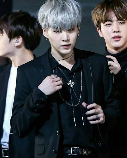 Yoongi being intimidating; a thread