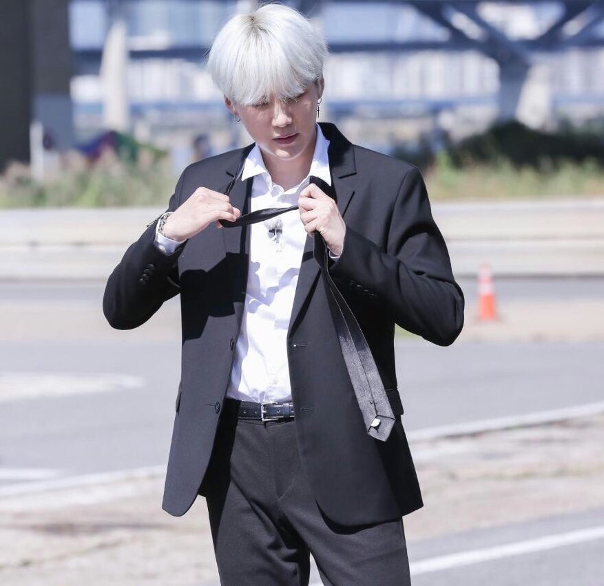 Yoongi being intimidating; a thread