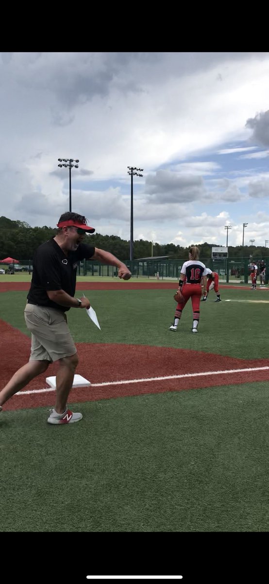 kenseyyaptengco's tweet photo. Also if you’re dad doesn’t celebrate like this then.... #girldad https://t.co/HbVdvPfIls