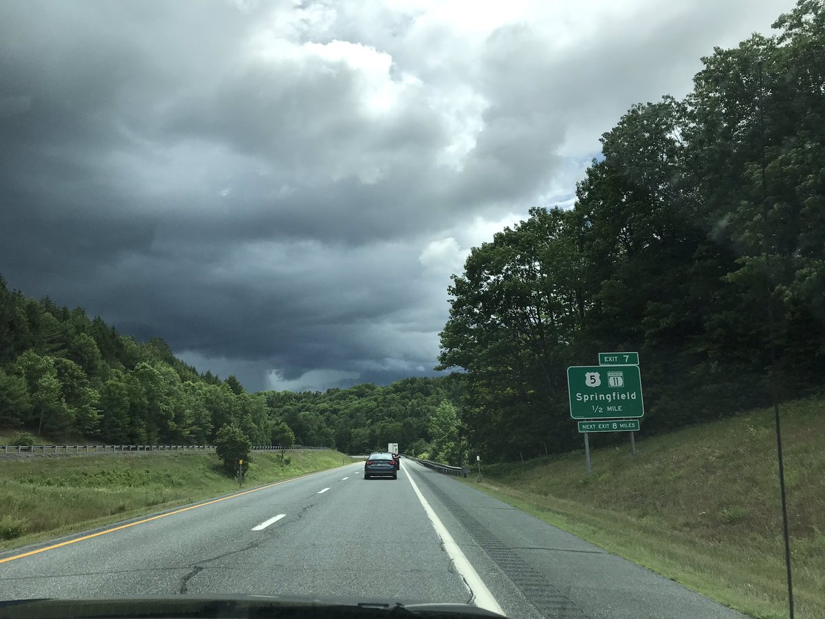SnowdonChalet's tweet image. Did someone say rain?? #darkclouds #SpringfieldVT #vtwx #Exit7 #LoVermont #Storm