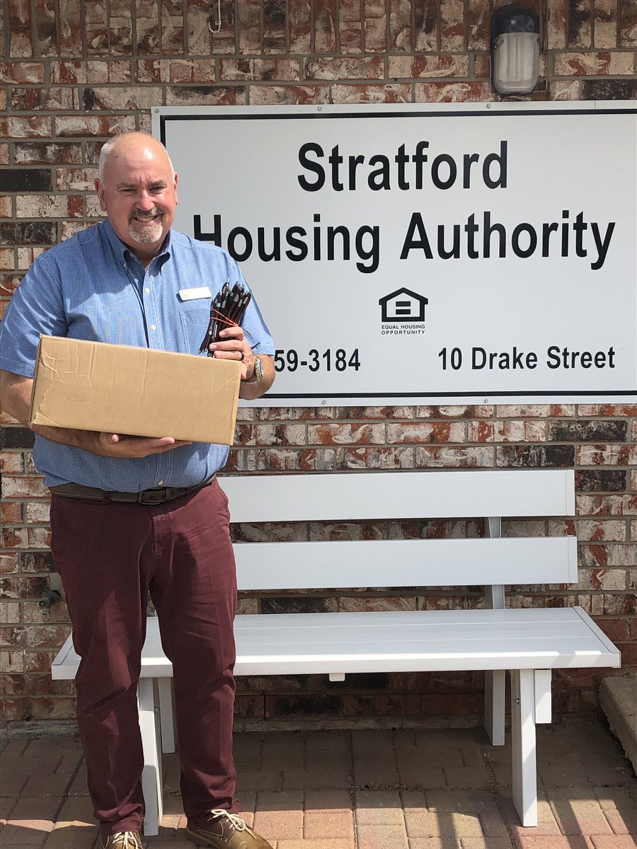 REMINDER: Today is a major voting day for our state! OHB is proud to have donated pens to the Garvin County Election Board for voters to use at the polls, and take home with them after! Happy voting! 🗳🖊🇺🇸 #Oklahoma #PrimaryElection2020 #RockTheVote #GarvinCounty #OHBcares