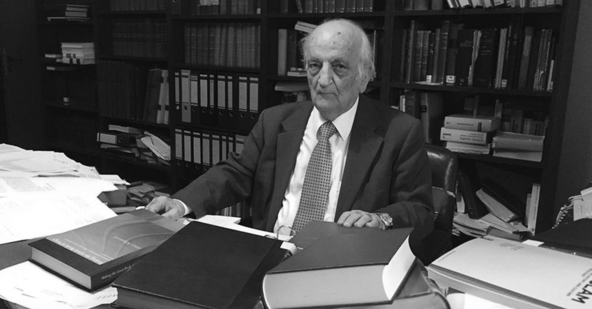 TÜBA Şeref Üyesi Prof. Dr. Fuat Sezgin Hocamızı vefatının ikinci yılında rahmet ve özlemle anıyoruz. Hayatı, bize miras bıraktığı çalışmaları, eserleri daima yolumuzu aydınlatacaktır.