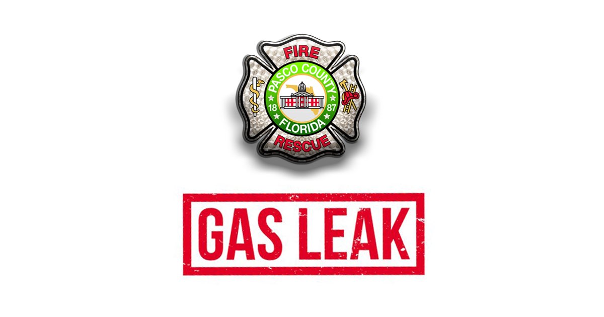 PascoFireRescue's tweet photo. #ALERT: On the scene of a outside gas leak at the intersection of Boyette Rd and Briarthorn Loop in Wesley Chapel. Firefighters on the scene have shut down Byoette Rd in both directions due to the leak. Seek an alternate route until the leak is capped. #PCFRNews https://t.co/wHsGNWzpDZ