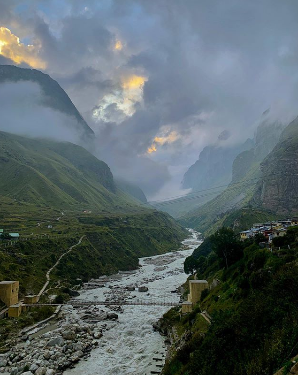 VertigoWarrior's tweet photo. Mana - The last village of Bharat https://t.co/JBaFU3ddXz