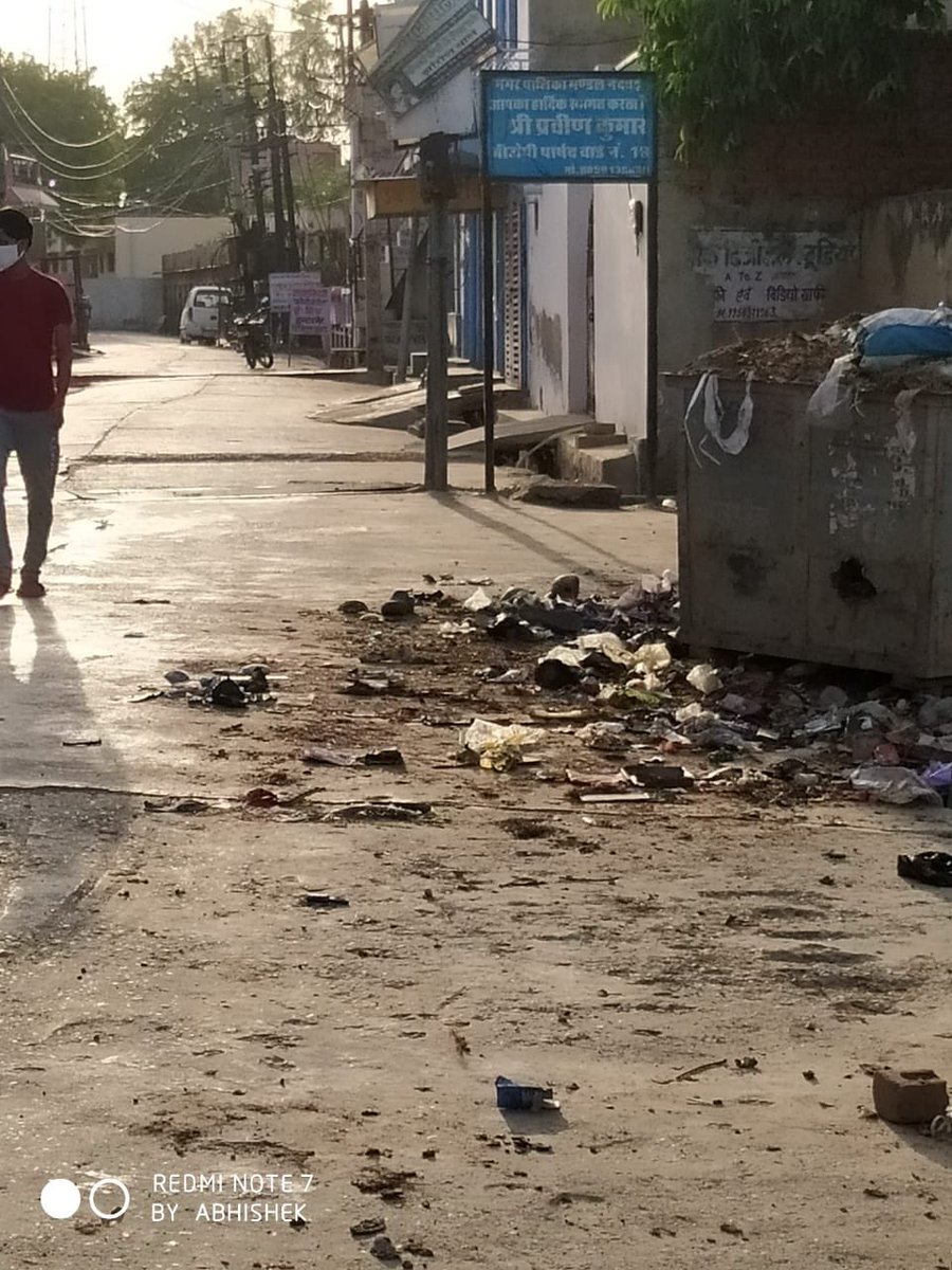 rymsingh's tweet photo. @RajCMO @PMOIndia @MoJSDoWRRDGR keep cleaning and hygiene this is how govt. taking care of daily basis cleaning in public place, on the other hand world is fighting COVID-19 where hygiene play a vital role and that’s how we are going to fight this pandemic##स्वच्छभारतअभियान https://t.co/PLkQJvxATV
