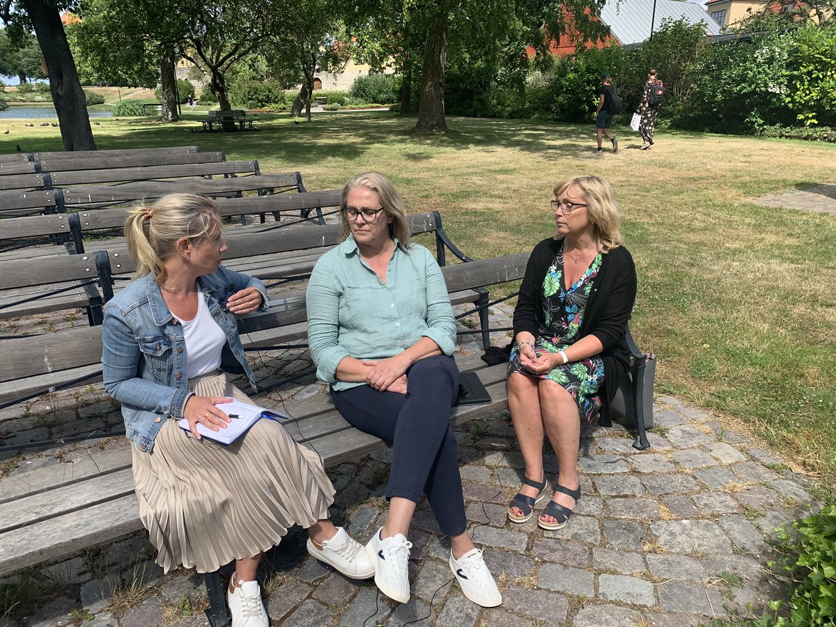 Live från #almedalen: Politikerna. <a href="/MHummelgren/">Maria Björk Hummelgren</a> intervjuar Lisbeth Bokelund (MP) och Eva Nypelius (C) om Gotlandspolitiken och nästa års Almedalsvecka #hjartaalmedalen